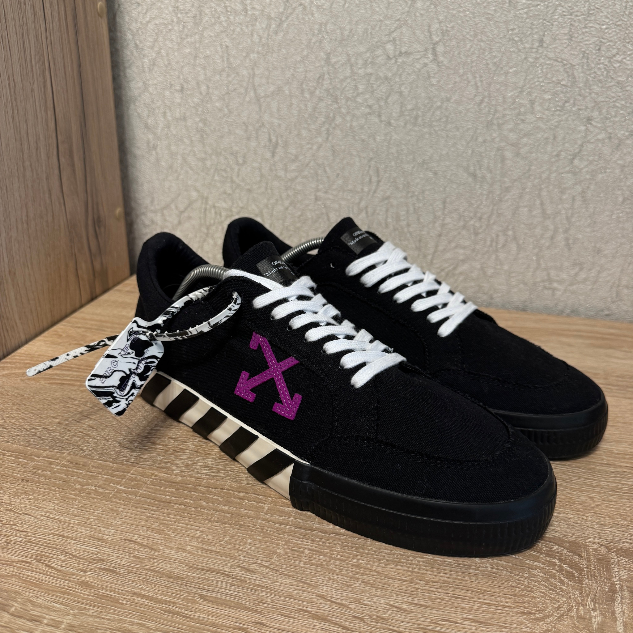 Off White Vulcanized, миниатюра 1