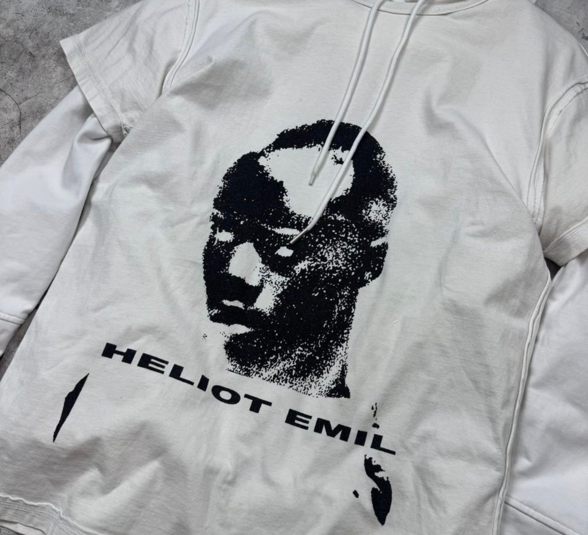 Heliot Emil Худи, миниатюра 2