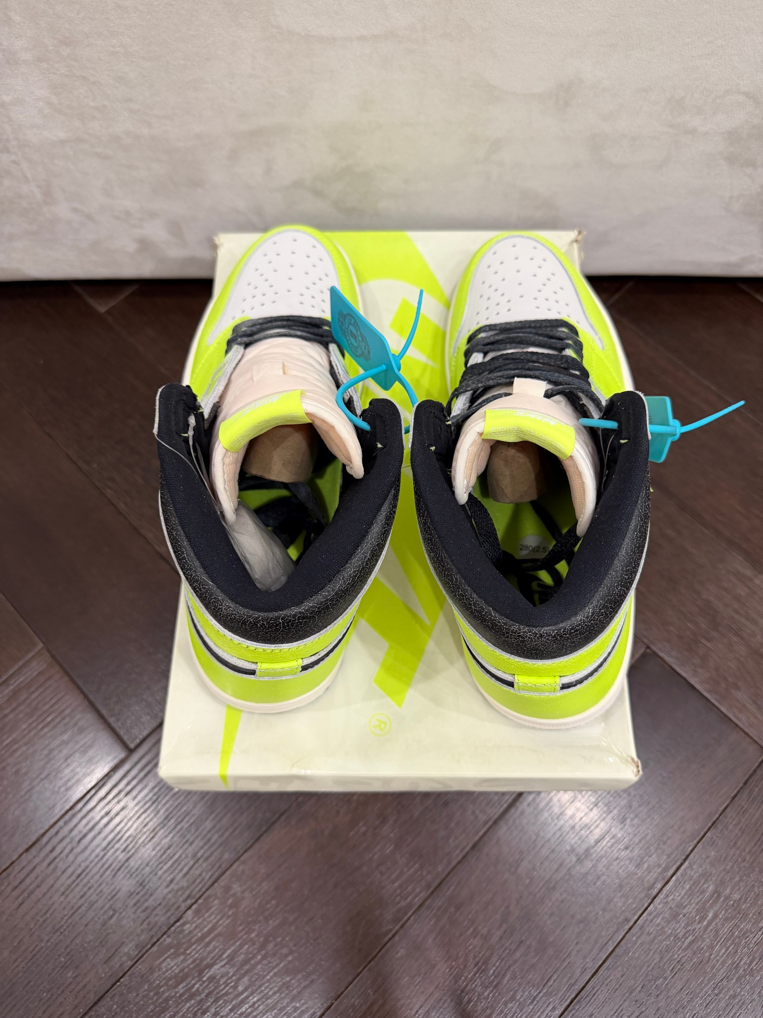 Air Jordan Air Jordan 1 High OG Volt, миниатюра 2