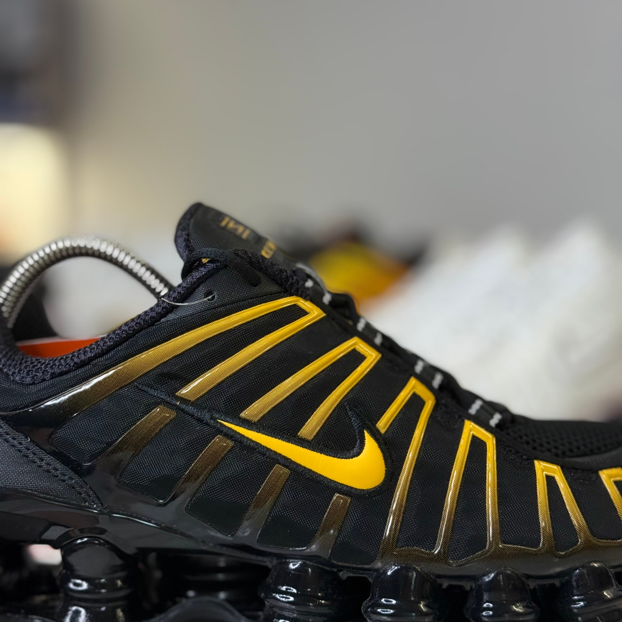 Nike Shox TL NFL Black University Gold, миниатюра 7