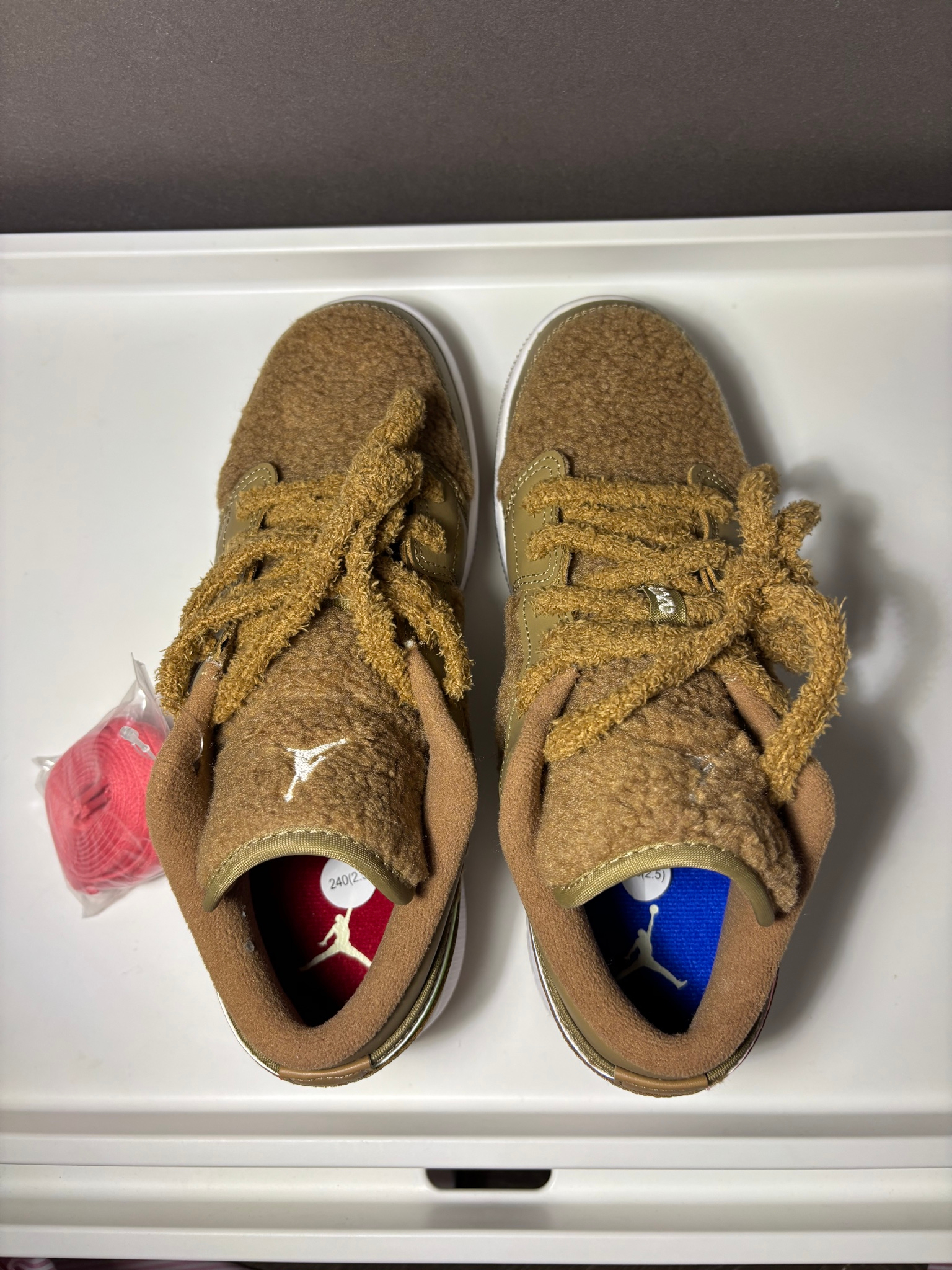 Nike x Air Jordan Jordan 1 Low GS Teddy Bear, миниатюра 3