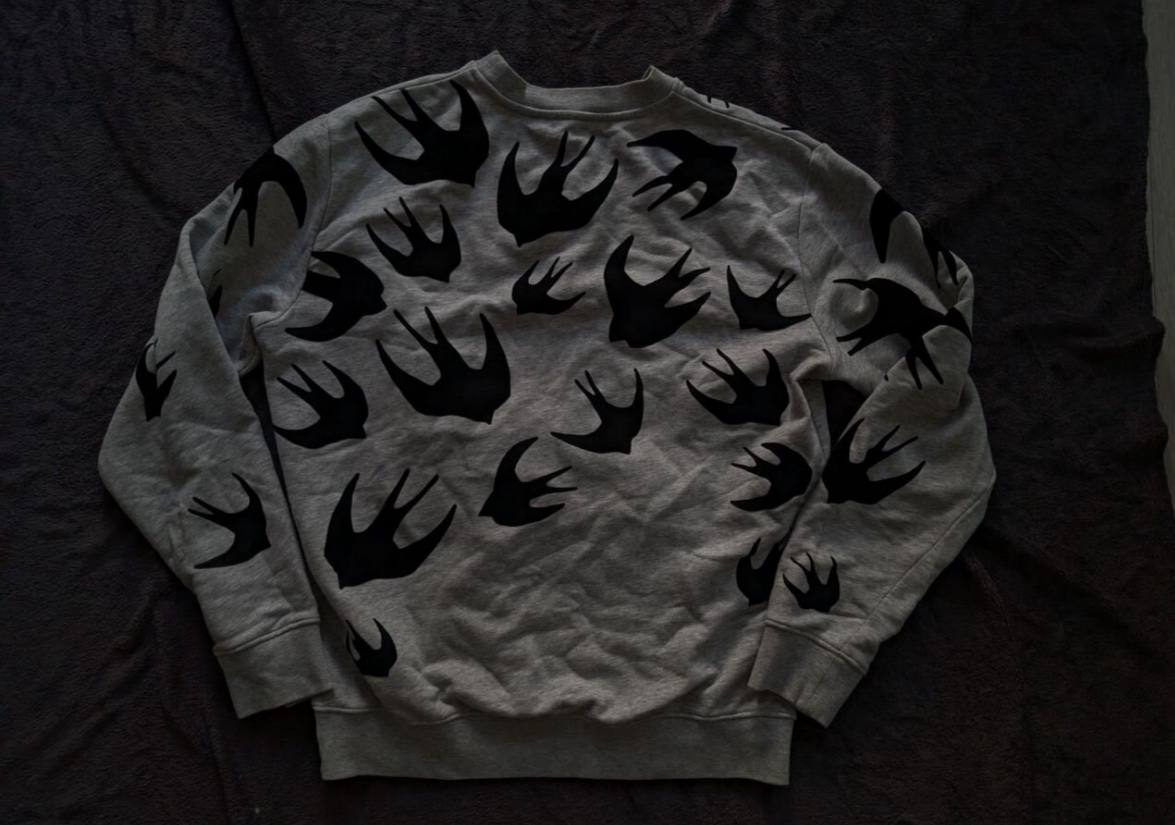 Alexander McQueen Allover Swallow Sweatshirt, миниатюра 1