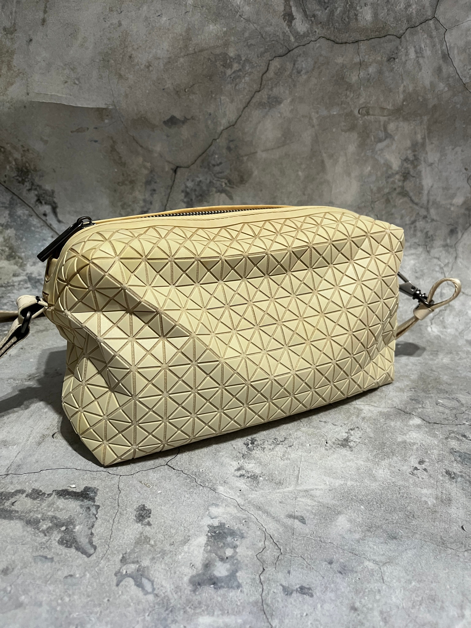 Issey Miyake x Bao Bao Saddle Bag, миниатюра 2
