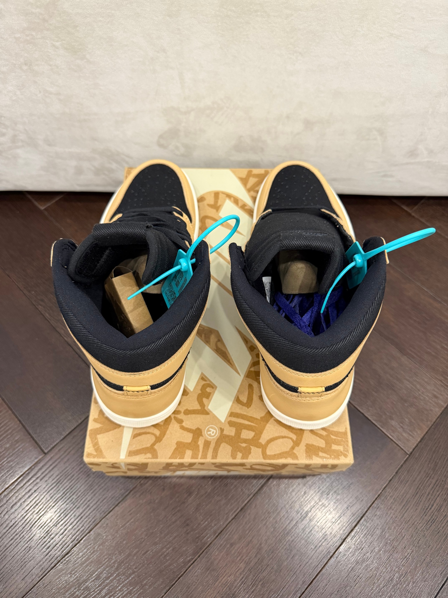 Nike x Air Jordan Air Jordan 1 High OG Heirloom, миниатюра 2