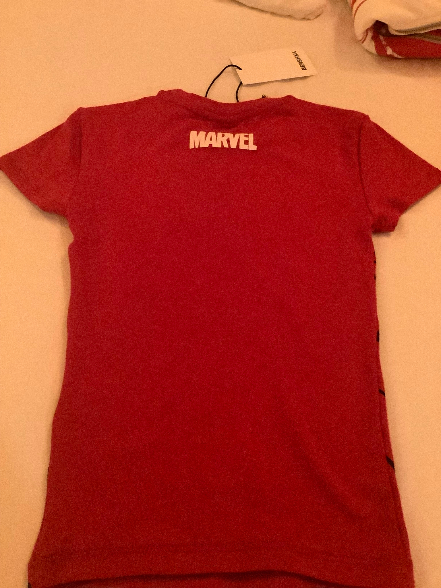 Bershka Приталинная фудболка красная BERSHKA x MARVEL, миниатюра 2