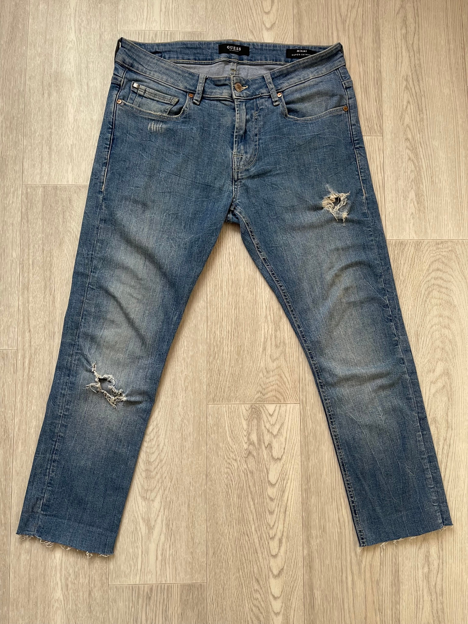 Guess Los Angeles, миниатюра 1
