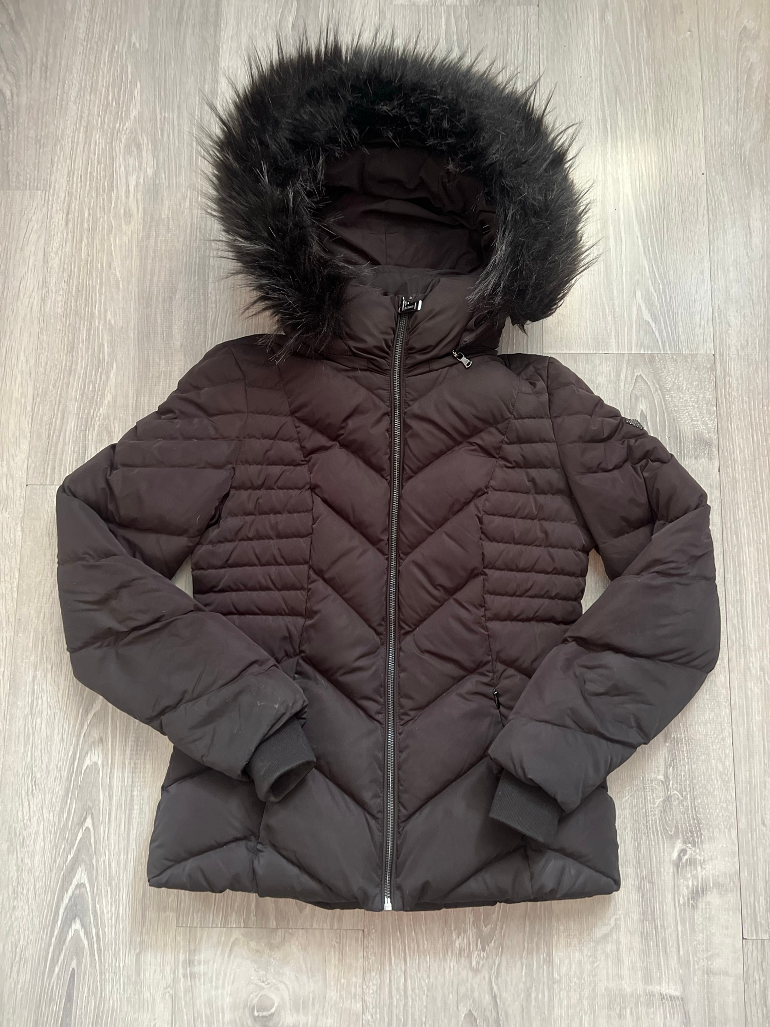 Guess Jacket, миниатюра 1