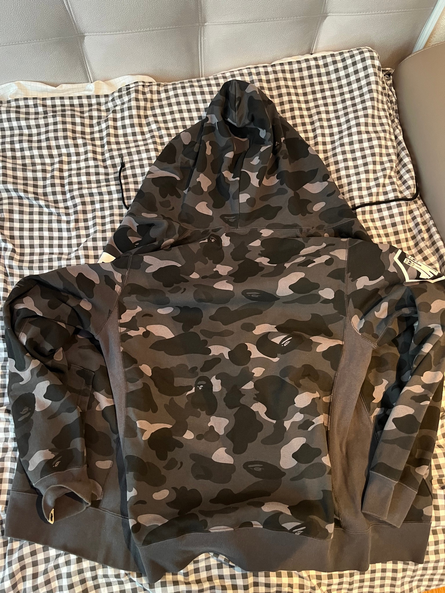Undefeated x BAPE Zip Hoodie, миниатюра 2