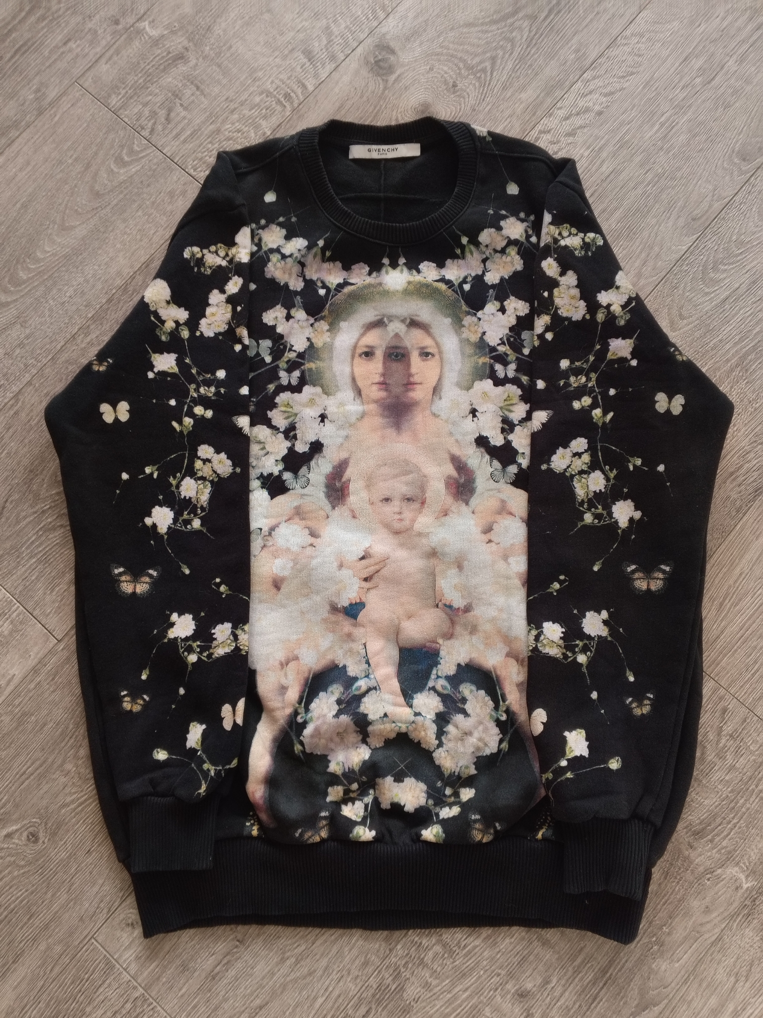 Givenchy Madonna and child, миниатюра 1