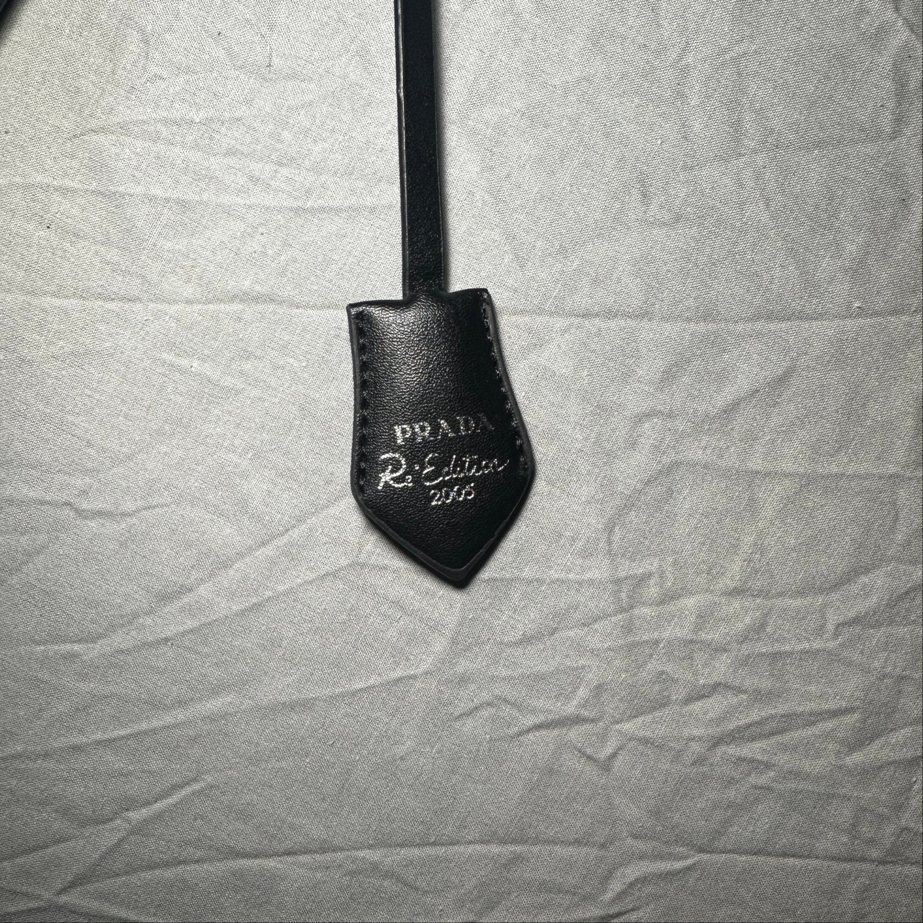 Prada Re-Edition 2005, миниатюра 3