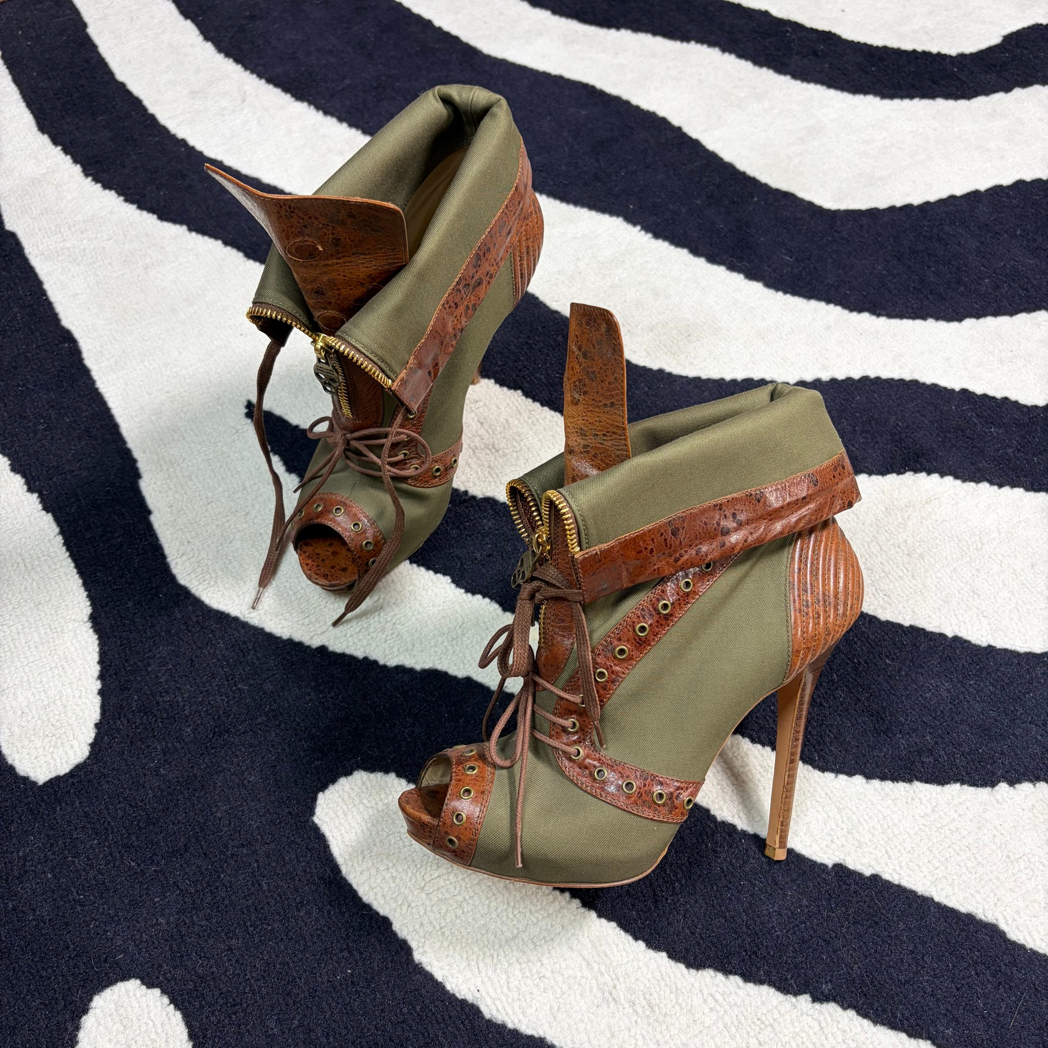 Alexander McQueen Khaki Faithful Boots, миниатюра 1