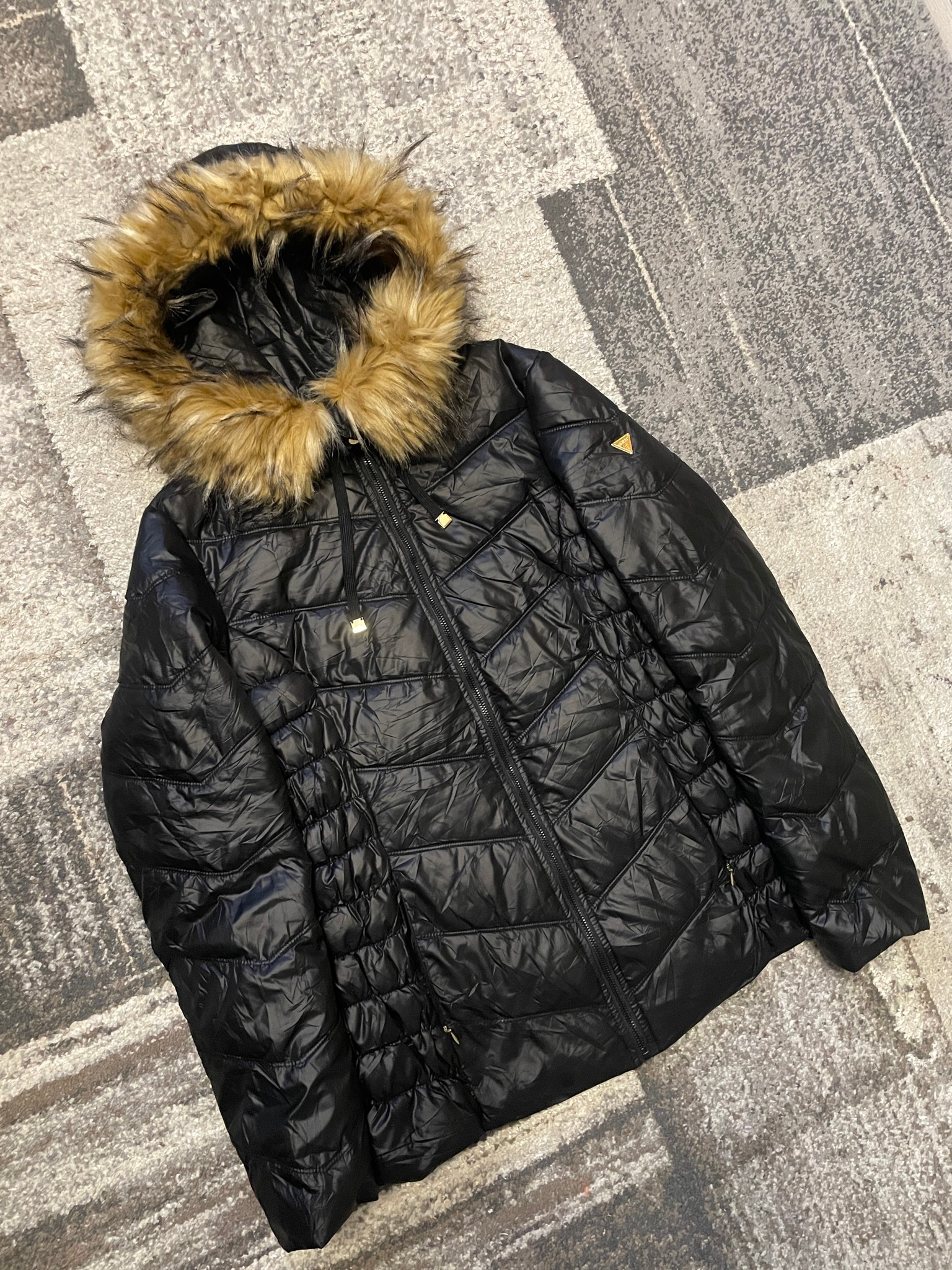 Guess Puffer, миниатюра 1