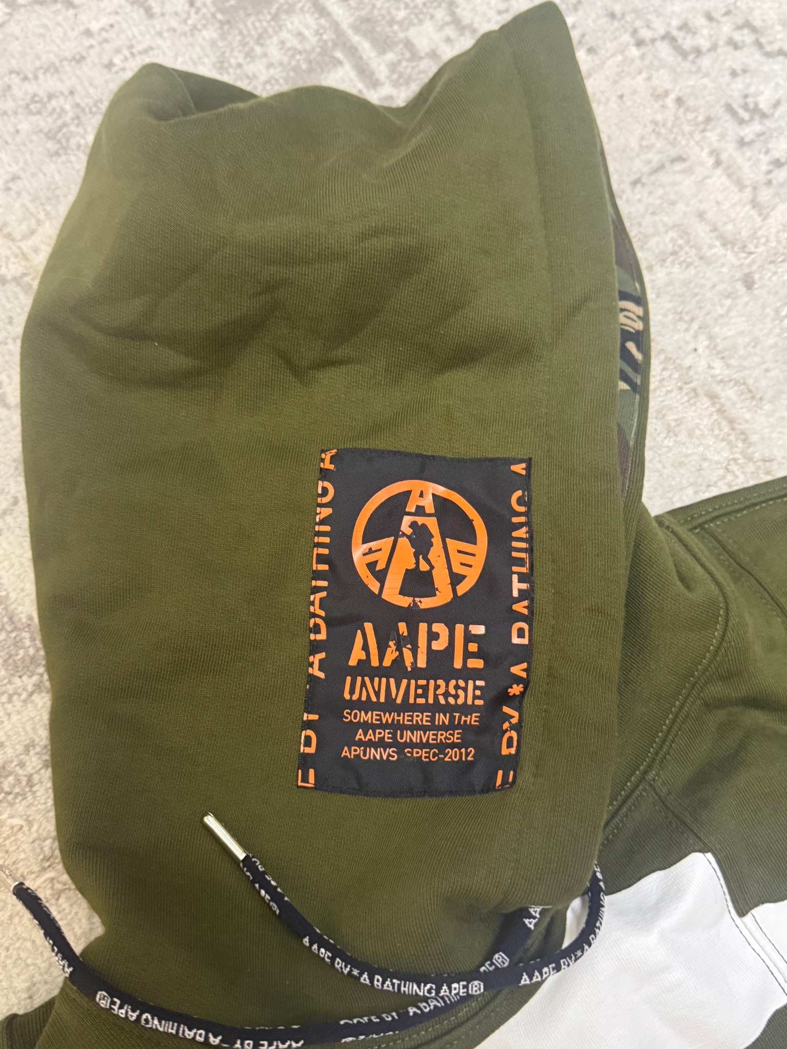 Aape Худи, миниатюра 4
