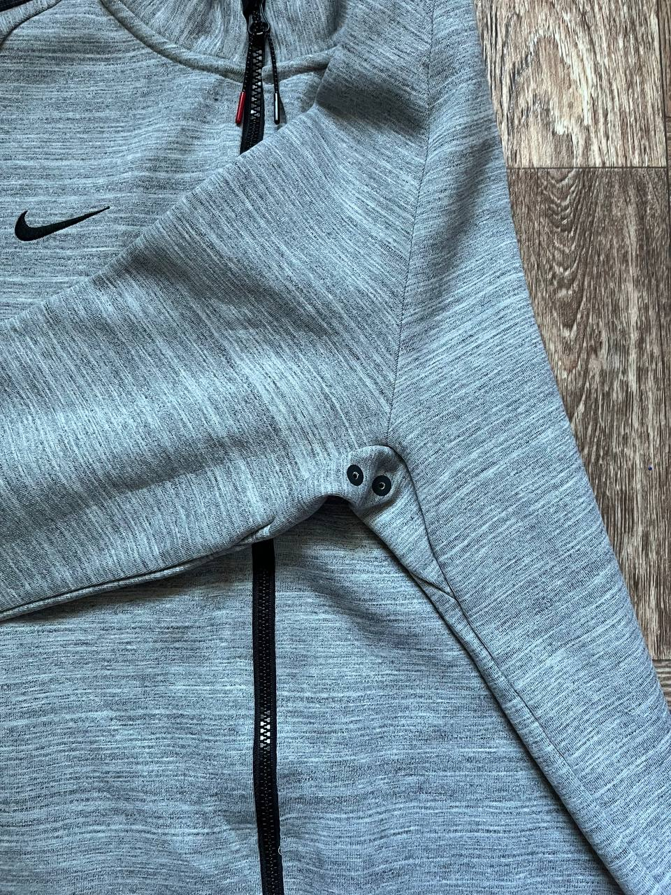Nike x Manchester United Full Zip Tech Pack SH/T, миниатюра 4