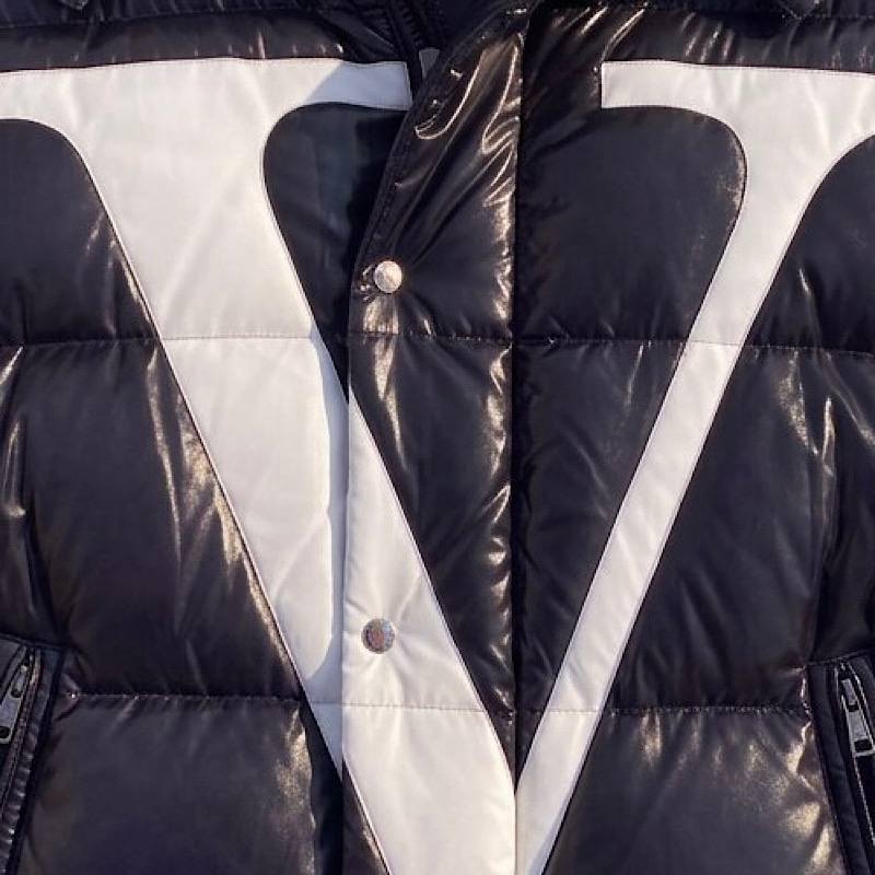 Moncler x Valentino Moncler x VLNT пуховик чёрный | Зимняя куртка с принтом, миниатюра 3