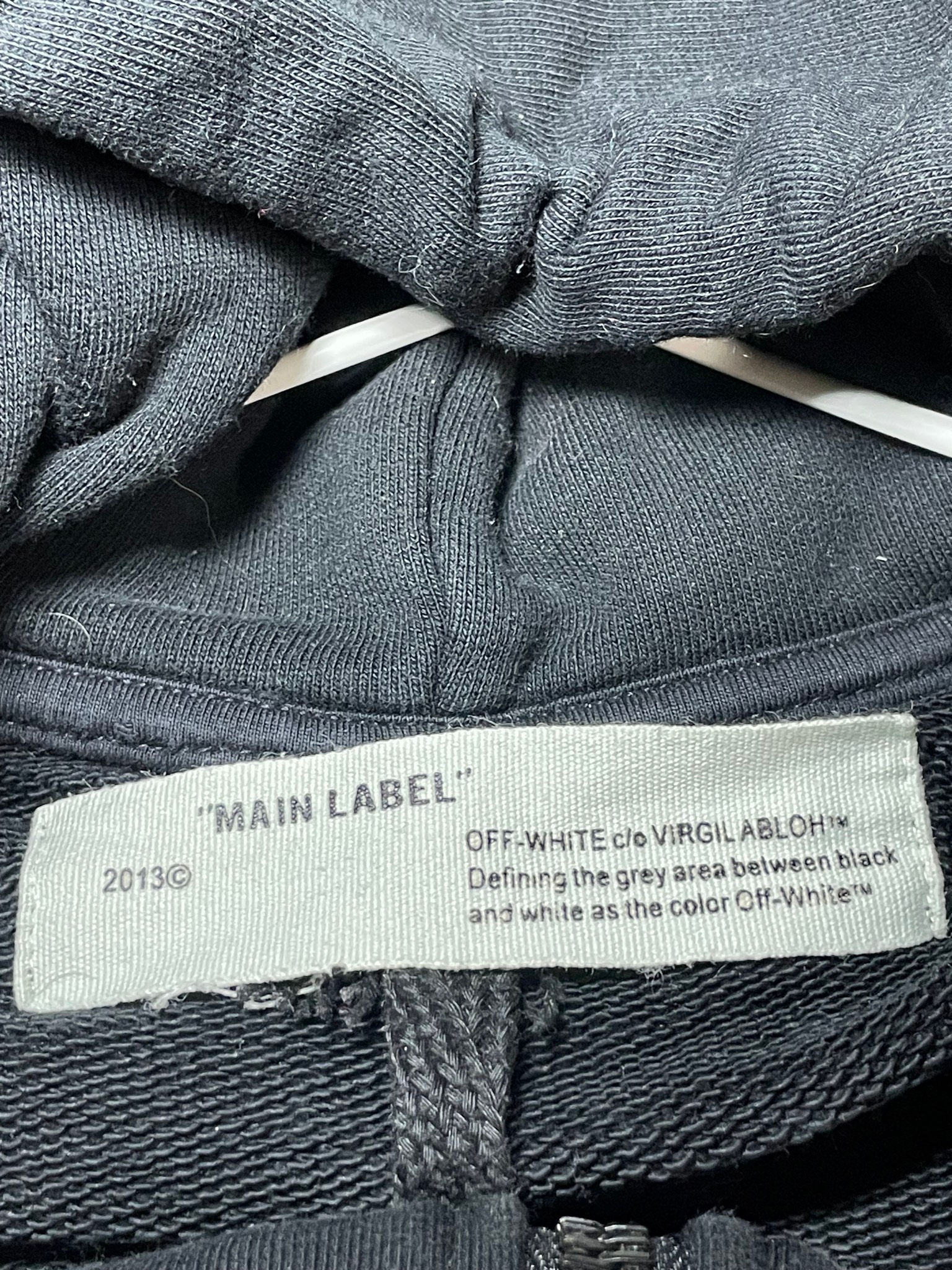 Off white diagonal arrow, миниатюра 3