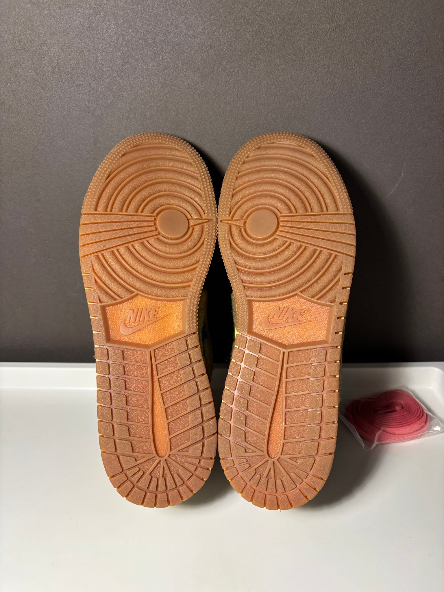 Nike x Air Jordan Jordan 1 Low GS Teddy Bear, миниатюра 4