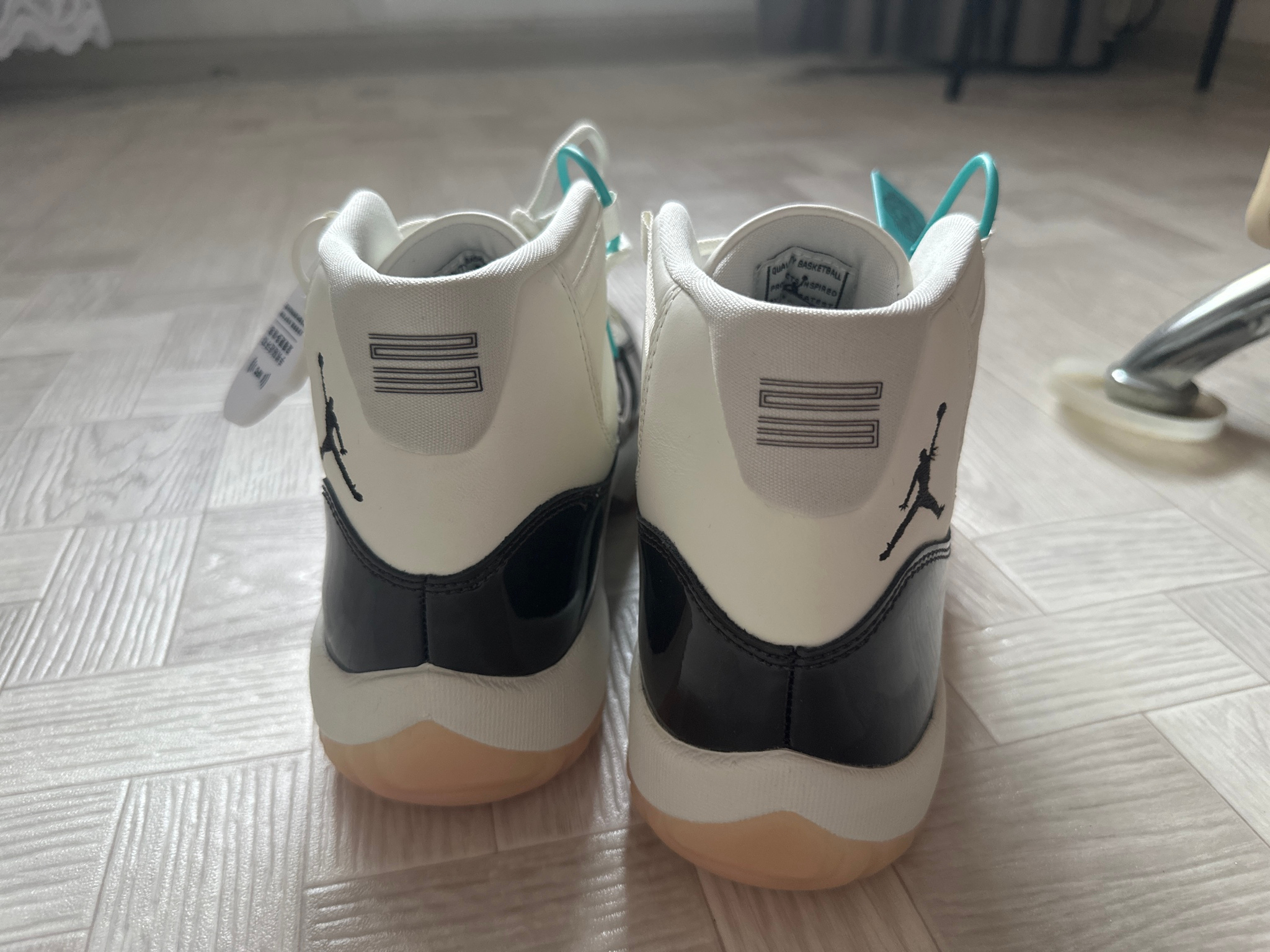 Nike Air Jordan 11 Neapolitan, миниатюра 2