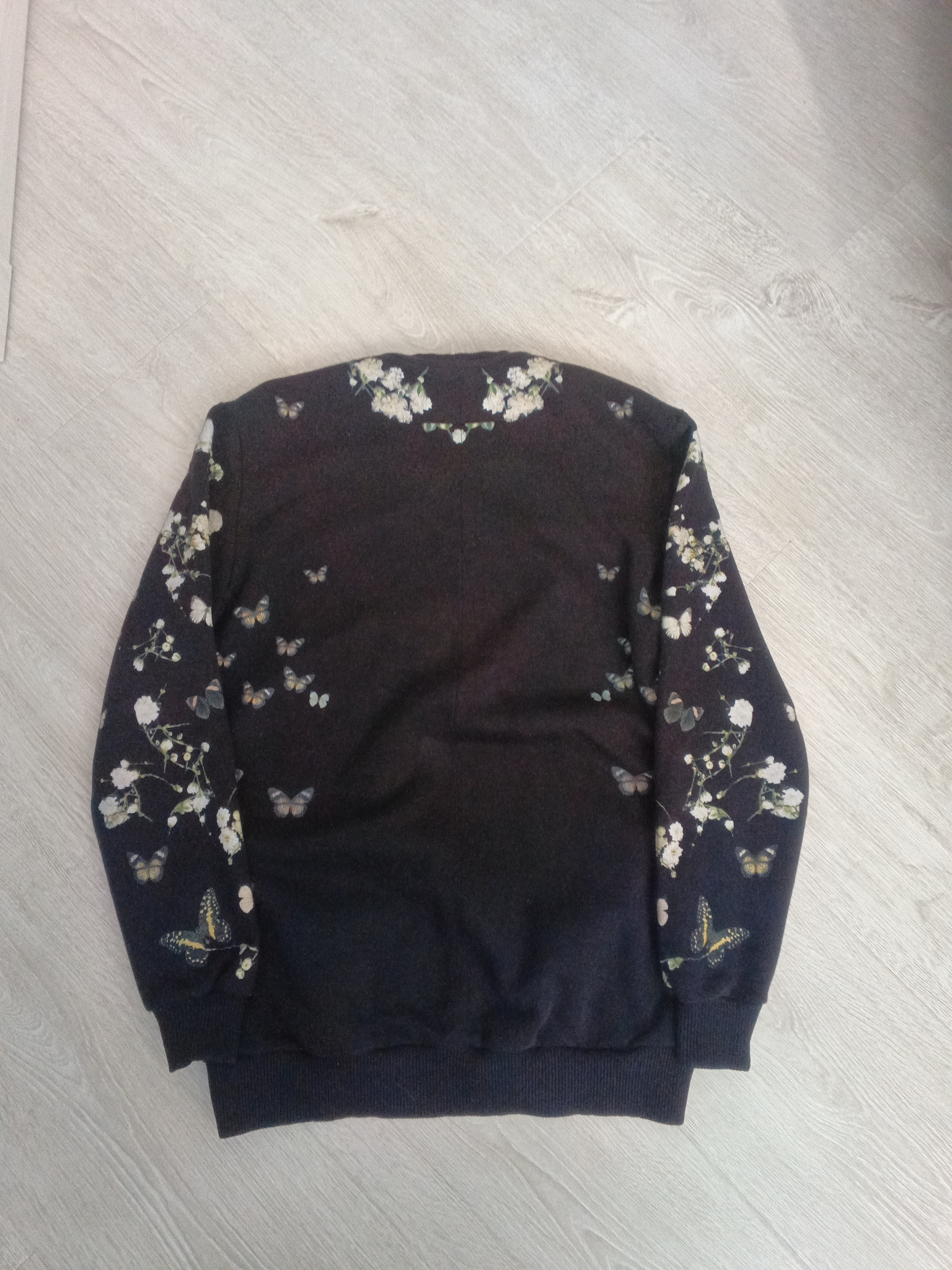 Givenchy Madonna and child, миниатюра 2