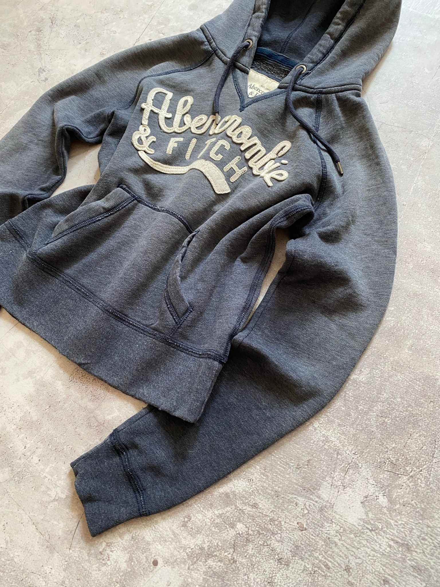 Abercrombie & Fitch Vintage Faded Logo Hoodie, миниатюра 4