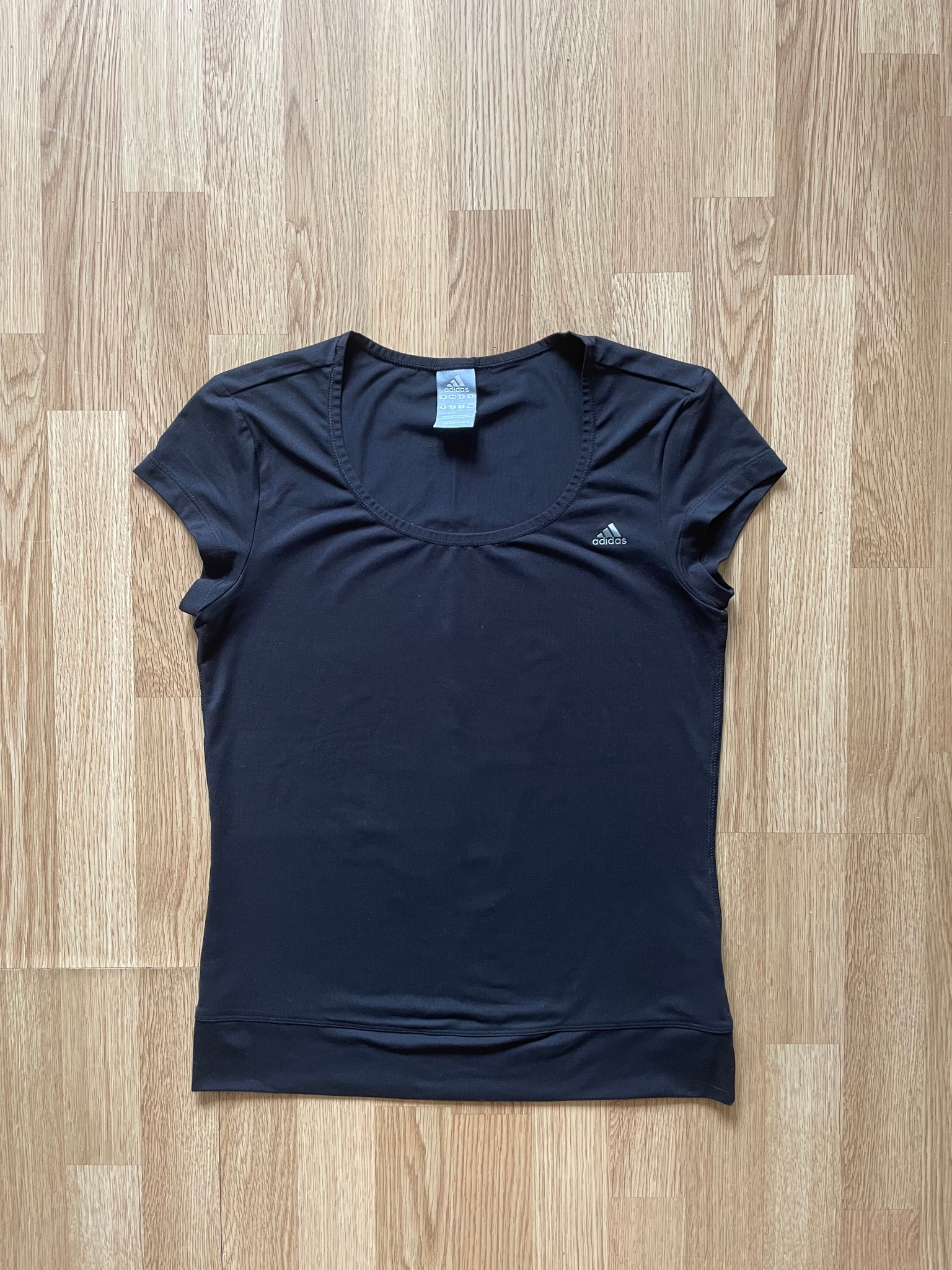 Adidas Essentials, миниатюра 1