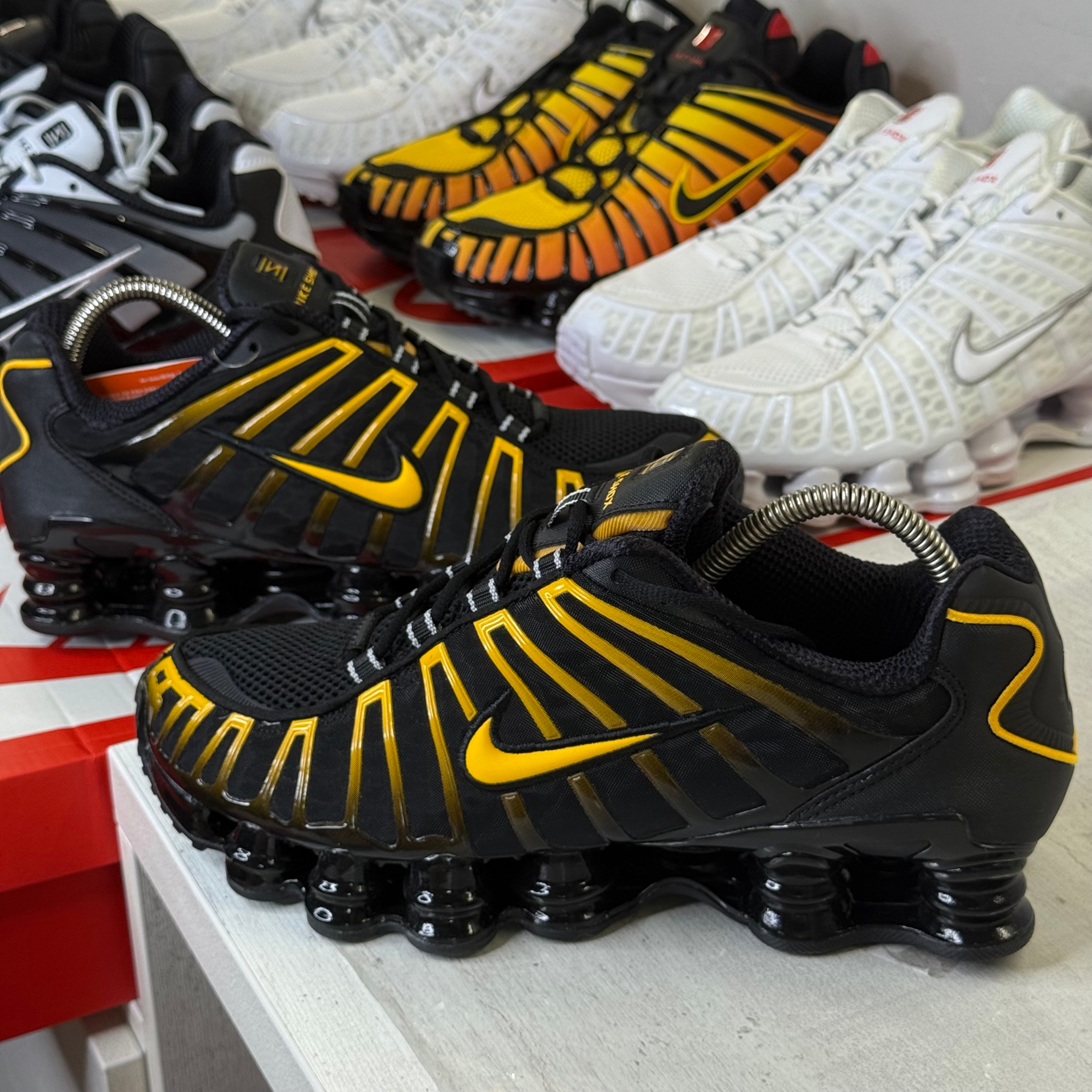 Nike Shox TL NFL Black University Gold, миниатюра 9