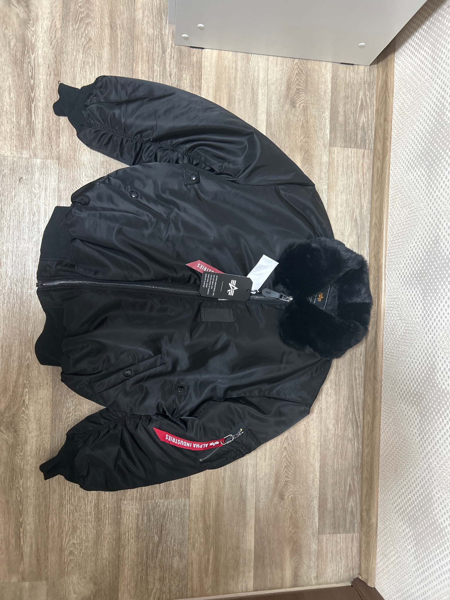 Alpha Industries B-15, миниатюра 1
