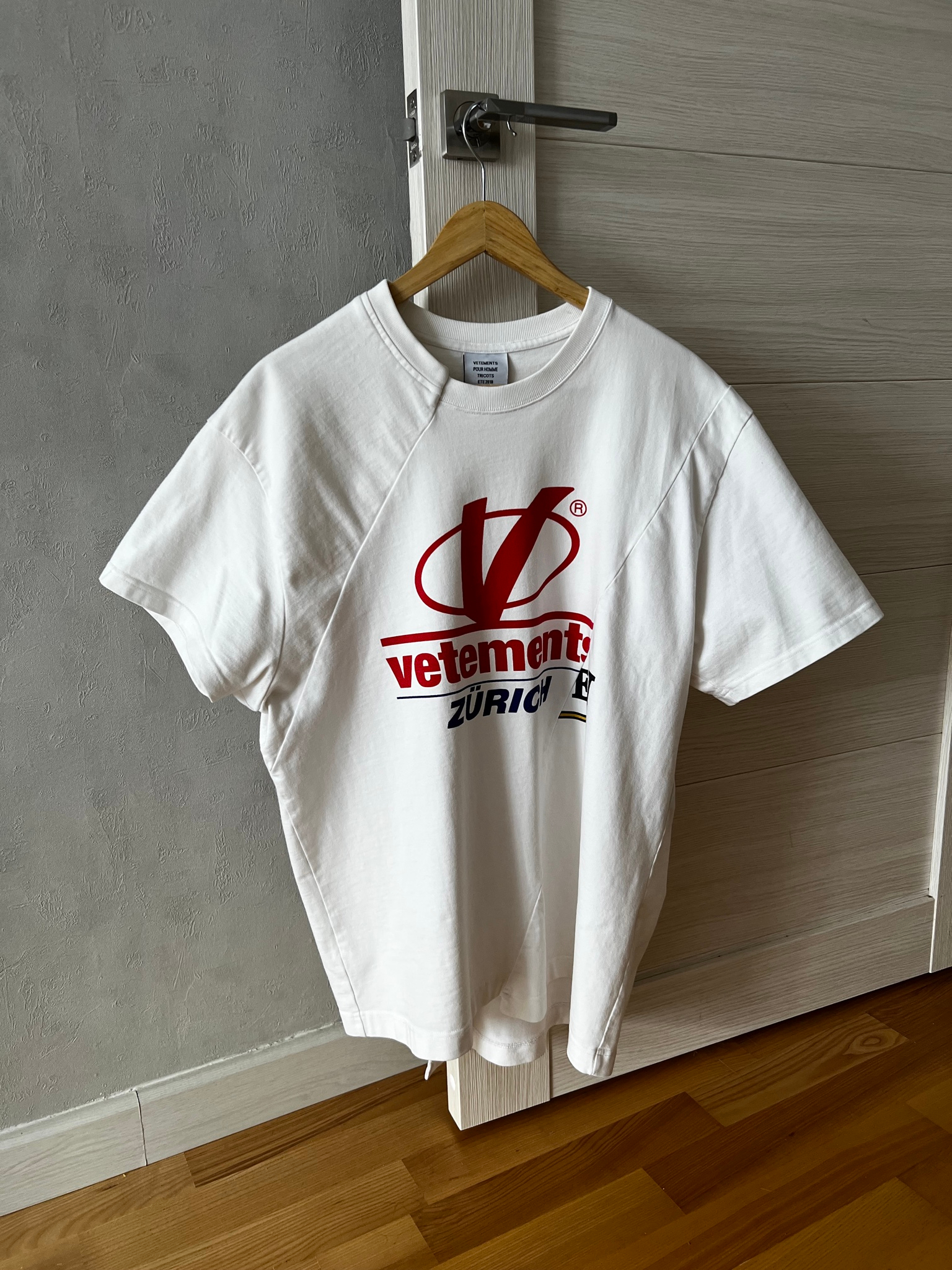 Vetements Zurich Split T-Shirt, миниатюра 1