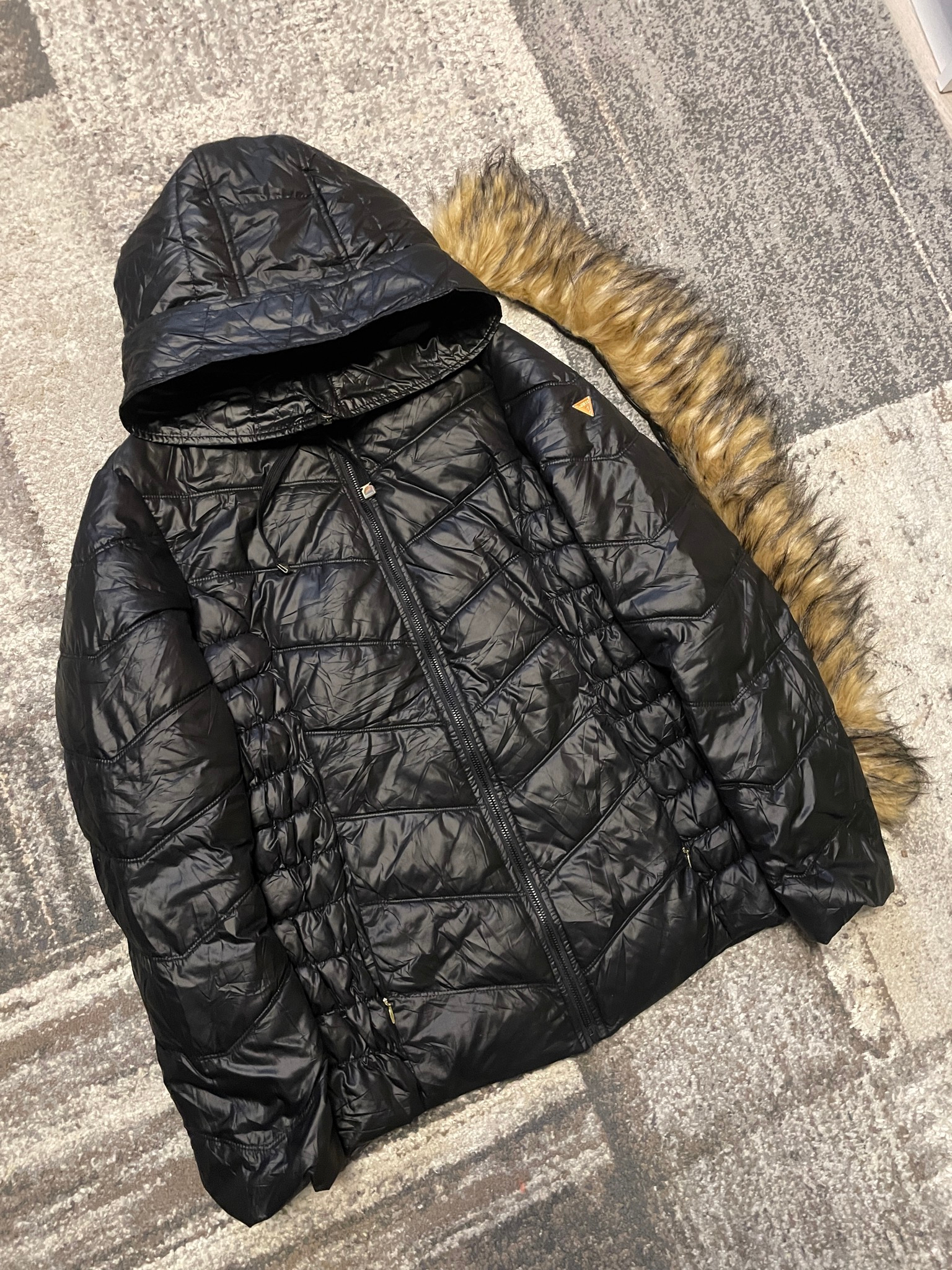Guess Puffer, миниатюра 2