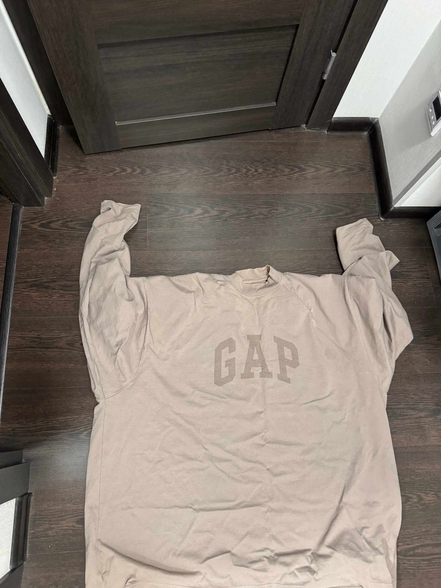 Gap x Yeezy Лонгслив, миниатюра 1