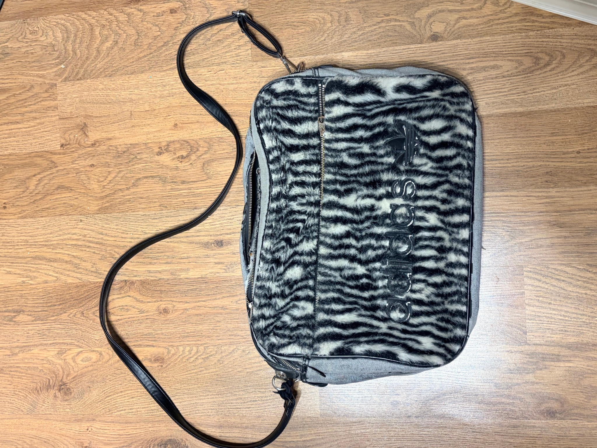 Jeremy Scott x Adidas tiger-fur bag, миниатюра 5