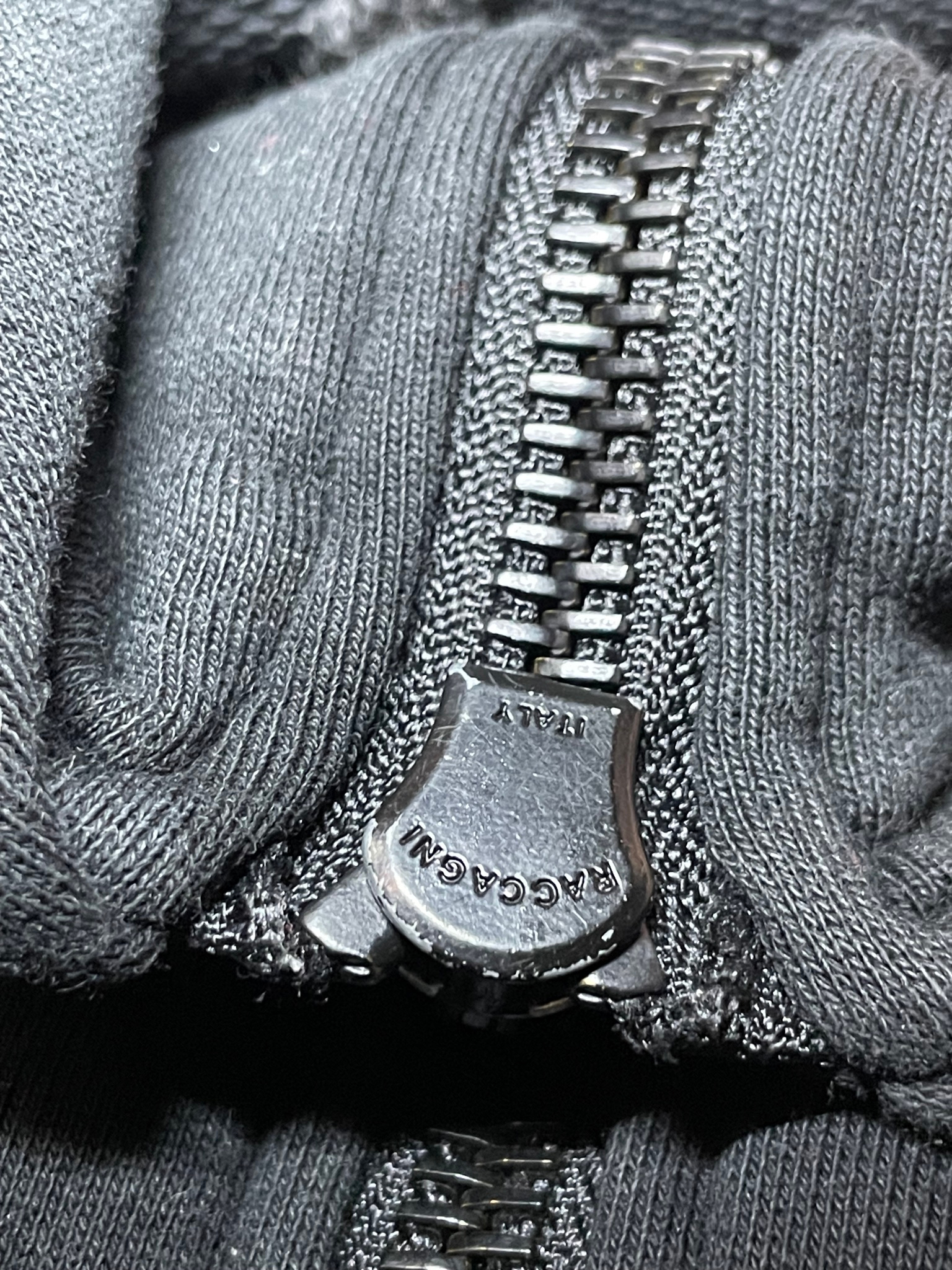 Off white diagonal arrow, миниатюра 7