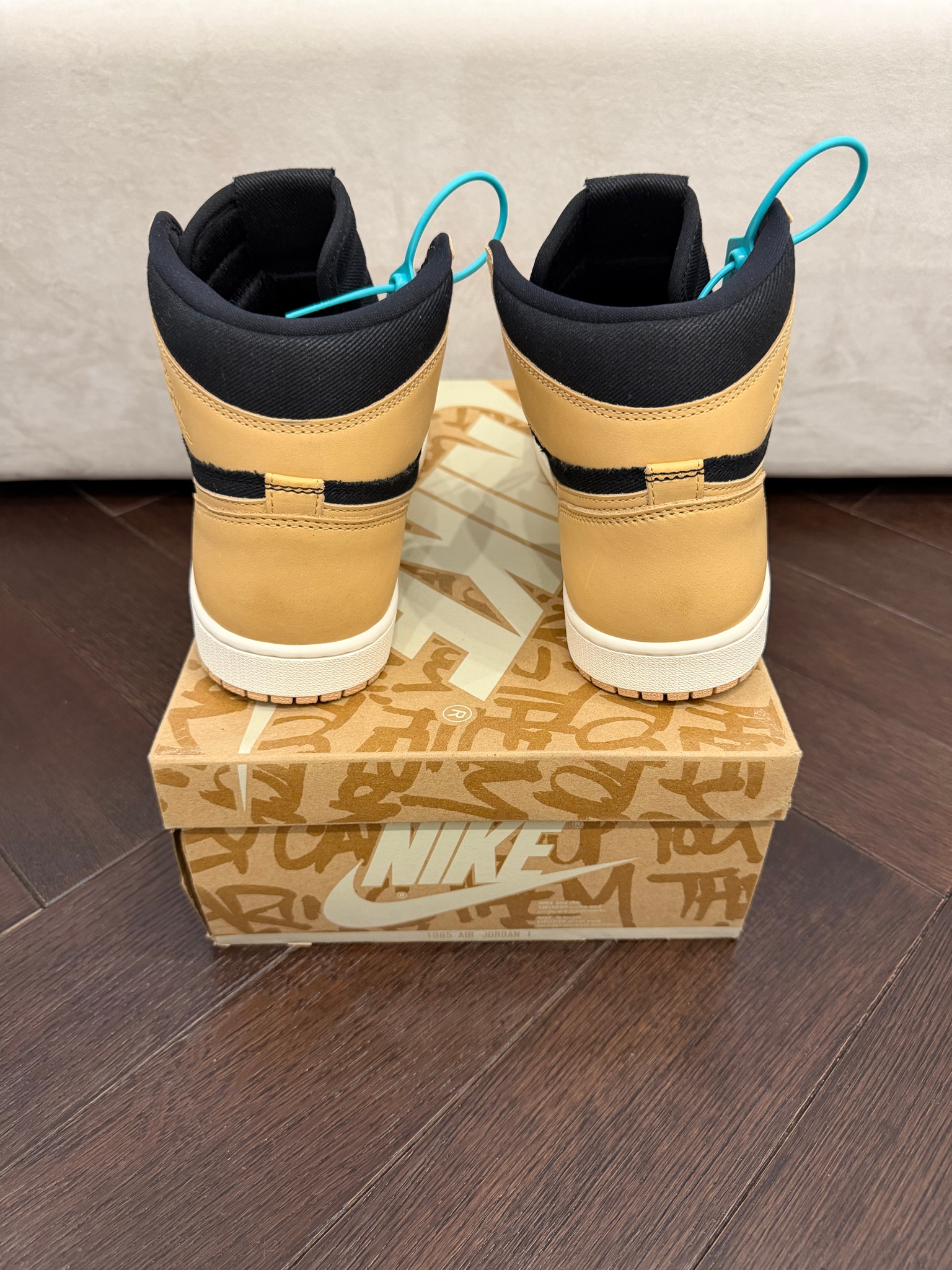 Nike x Air Jordan Air Jordan 1 High OG Heirloom, миниатюра 3
